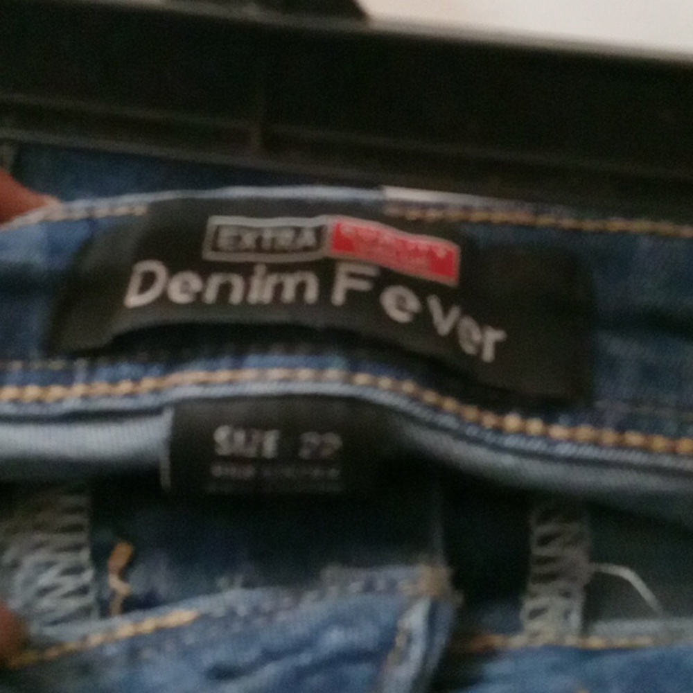 Denim Fever Distressed Jeans 22 - Picture 6 of 6